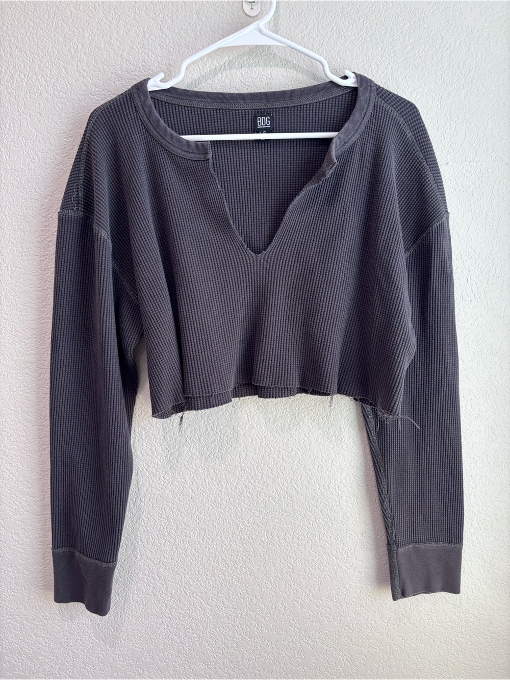 BDG Waffle Knit Cropped Long Sleeve Gray Shirt V Neck Large